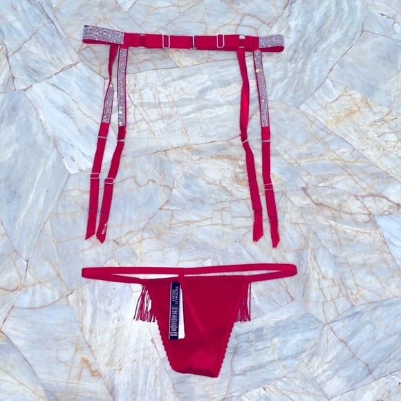 Victoria Secret Matching Two piece Set Garter XS/S and Thong V-String Medium Red - Picture 8 of 9